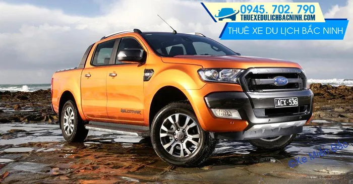 Hình ảnh thể hiện sự minh bạch trong hợp đồng và bảng giá cho thuê xe bán tải tự lái theo tháng