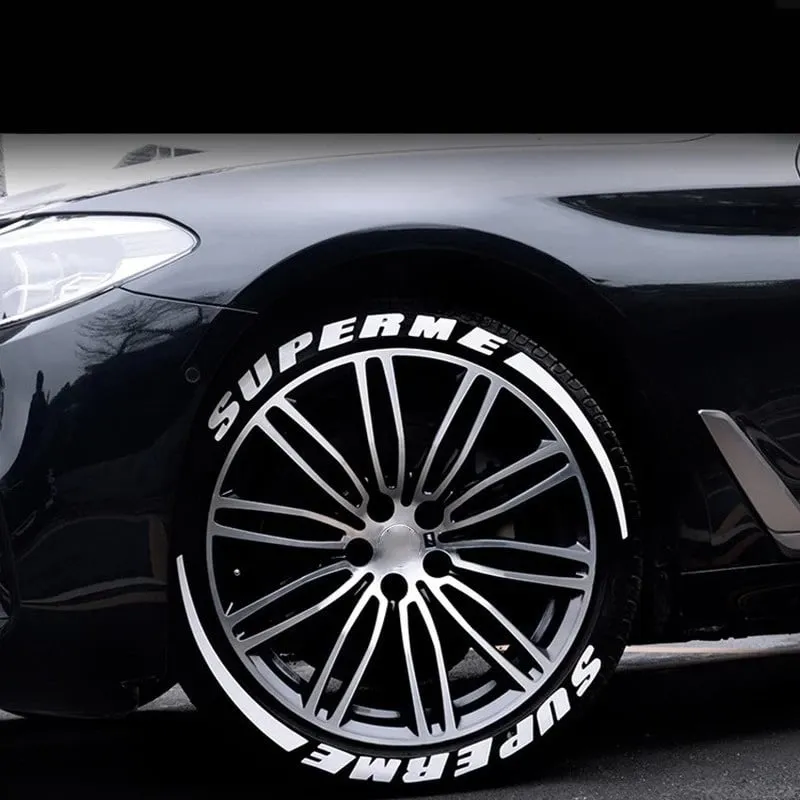 Hình ảnh quá trình lắp đặt miếng dán phản quang lên lốp xe