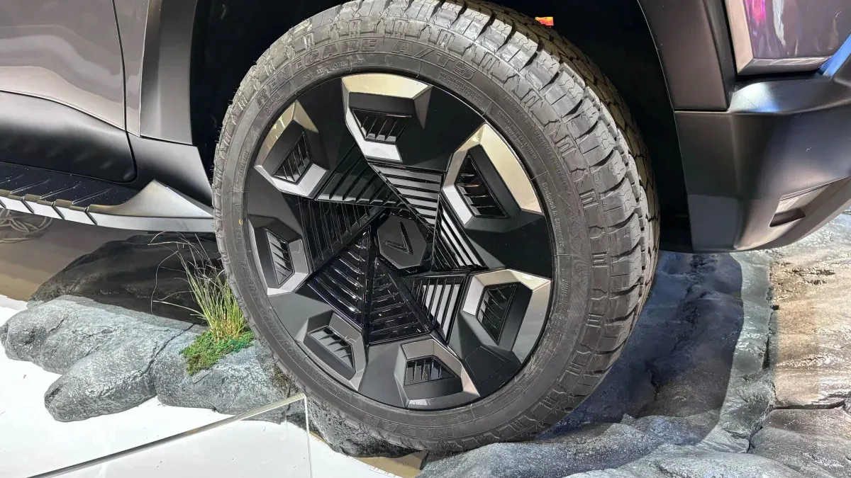 Toàn cảnh đuôi xe VinFast VF Wild, VF Wild: thiết kế bán tải điện đẹp nhất