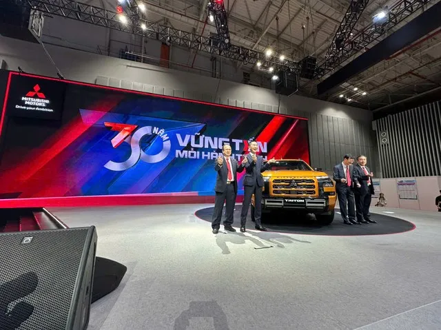 Mẫu bán tải All-New Triton được đặt ở vị trí trang trọng nhất trong gian hàng của Mitsubishi tại VMS 2024