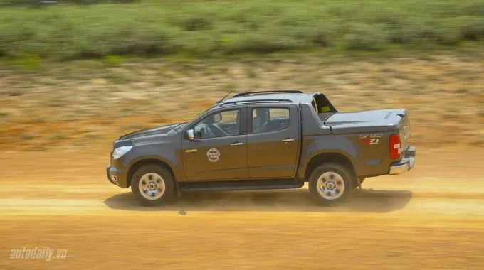 Chi tiết động cơ tăng áp Duramax Diesel 2.8L mạnh mẽ của Chevrolet Colorado LTZ 2015