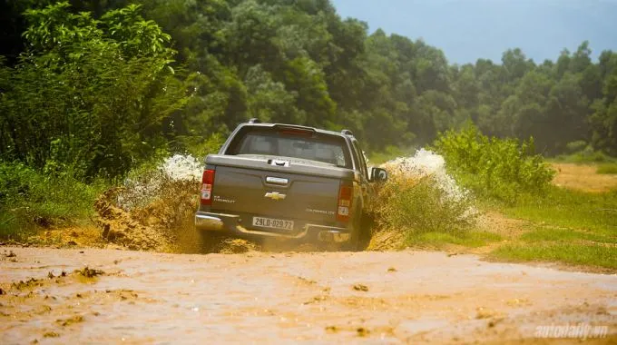 Chi tiết hệ thống phanh và lốp xe của Colorado LTZ 2015