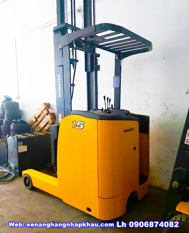 Xe nâng Komatsu đứng lái 1.5 tấn