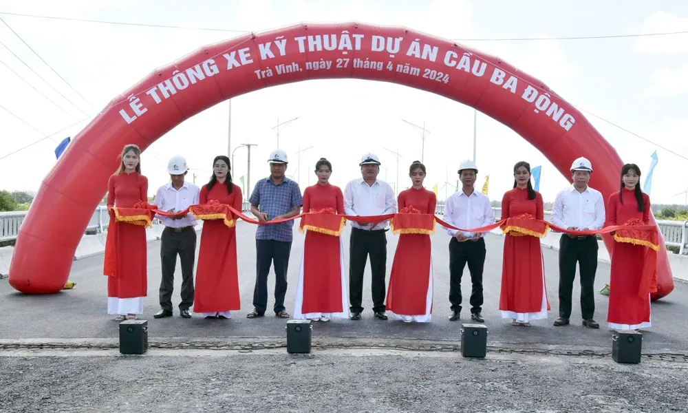 Thông xe kỹ thuật cầu Ba Động trên tuyến Quốc lộ 53B