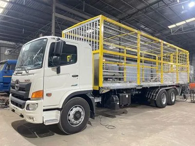 Hino 15 tấn EURO 5 chuyên dụng chở gia cầm