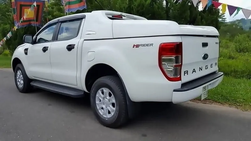 Ford Ranger Bán Tải 4 chỗ hiện đại cho dịch vụ thuê xe bán tải đà lạt