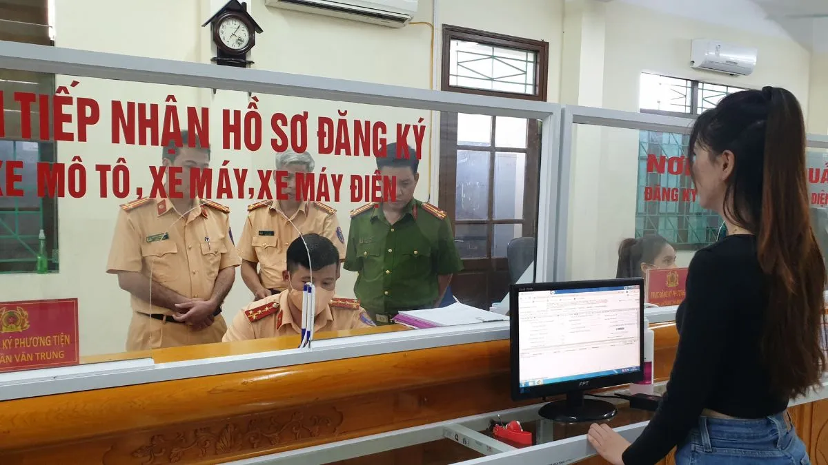 Nộp hồ sơ tại cơ quan đăng ký