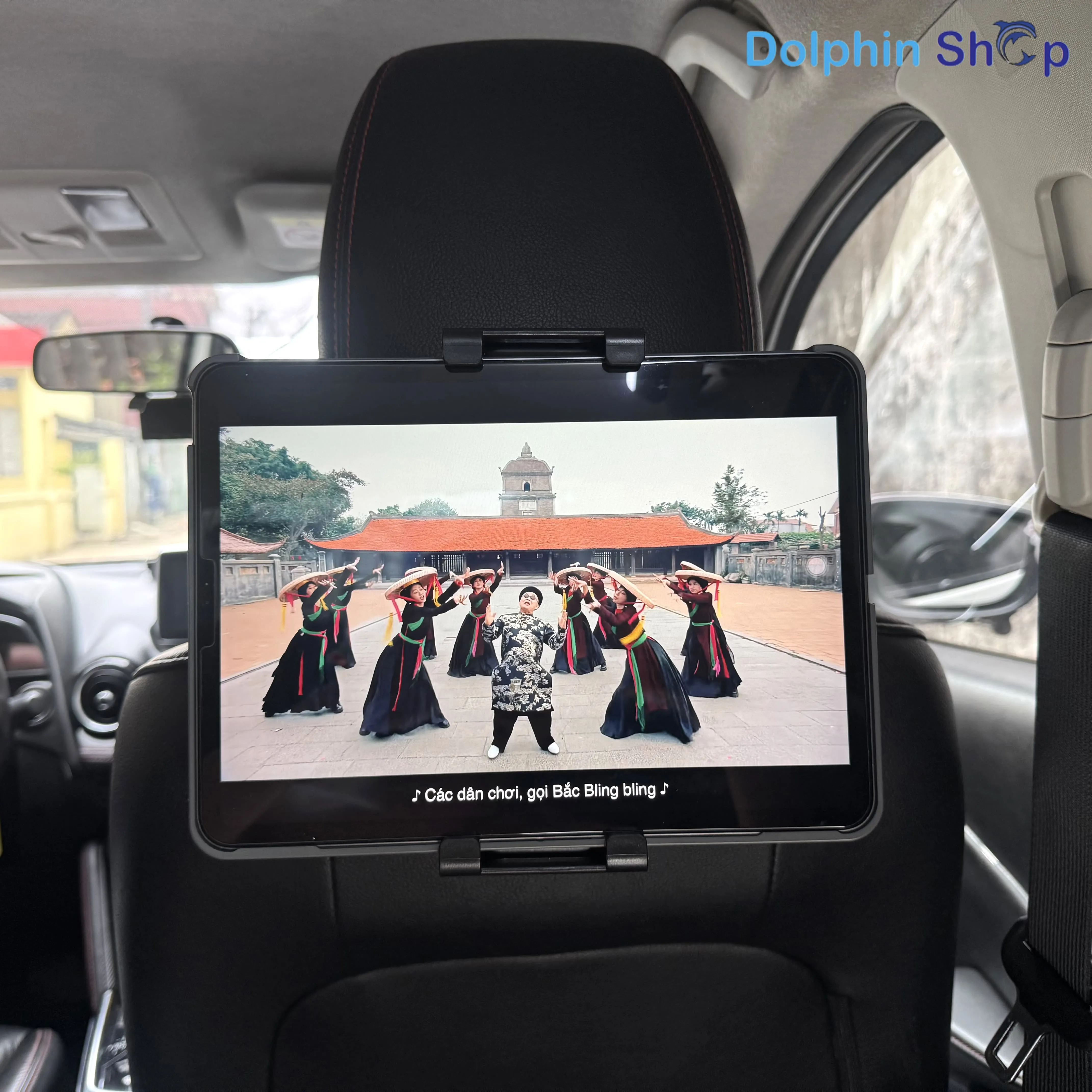 Cách lắp đặt giá đỡ điện thoại vào hai thanh tựa đầu ghế xe ô tô