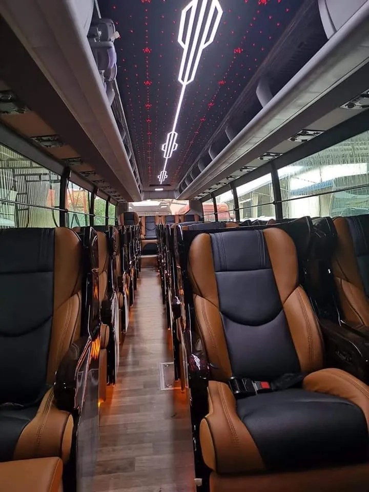 Xe Ngọc Cường dừng nghỉ tại trạm dừng chân Tuyên Quang