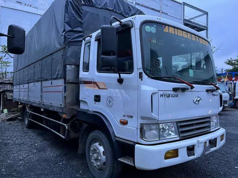 Xe tải 5 tấn chở hàng