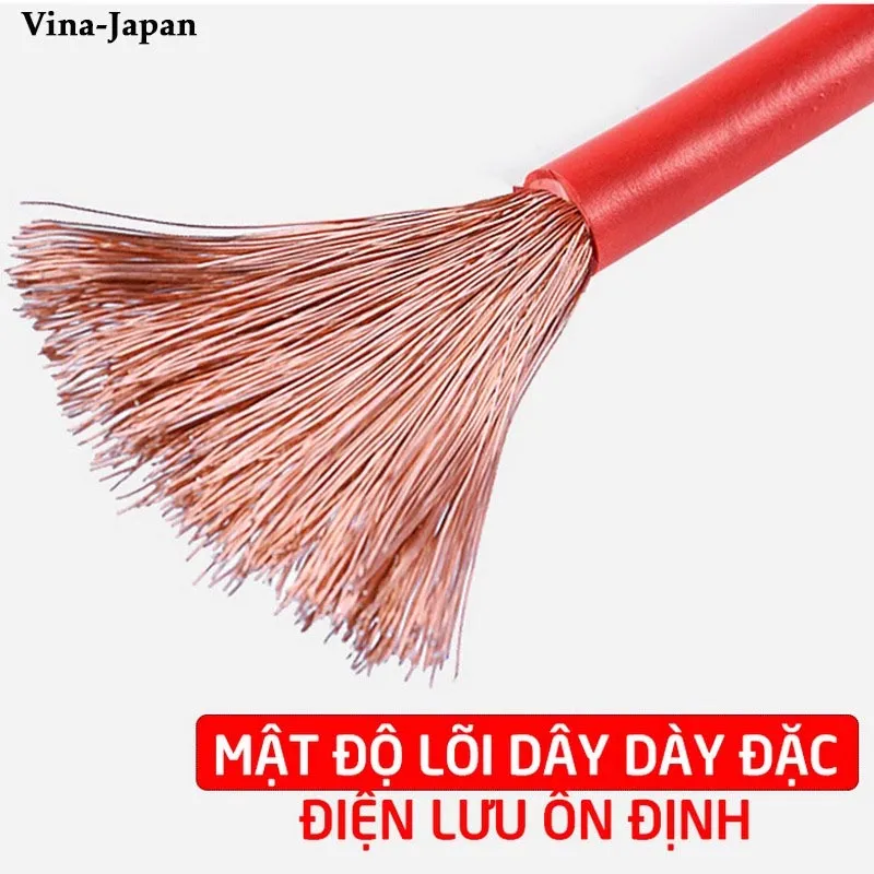 Hình ảnh minh họa việc sử dụng dây câu bình ắc quy giữa hai ô tô
