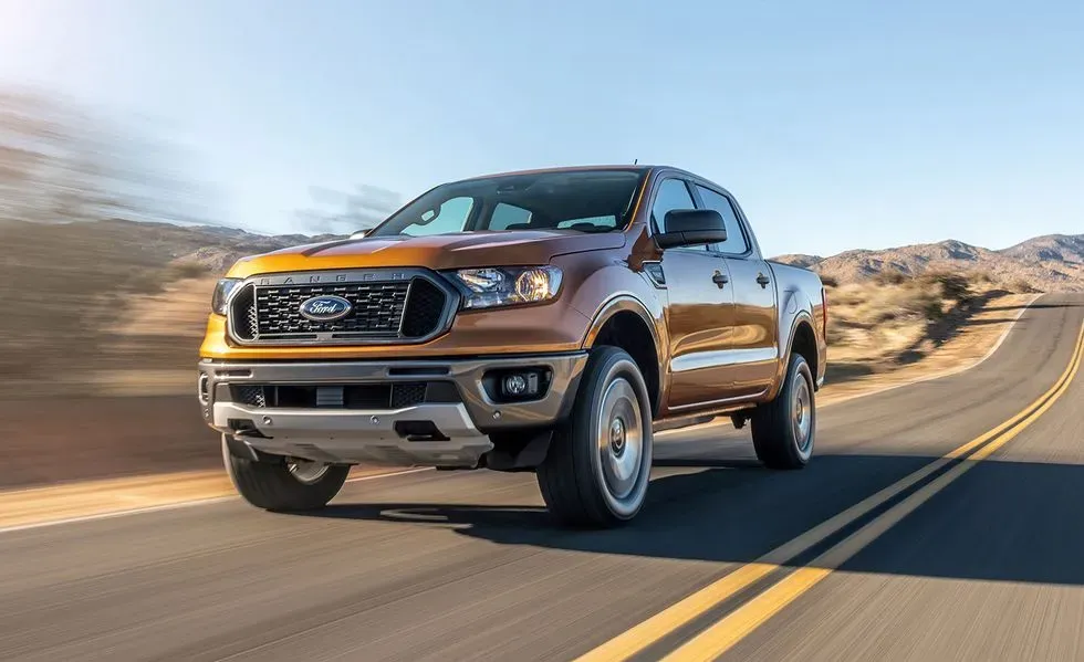 Mẫu bán tải Ford Ranger Lariat/Raptor, một trong những xe bán tải giá cao nhất với hiệu suất off-road đặc biệt