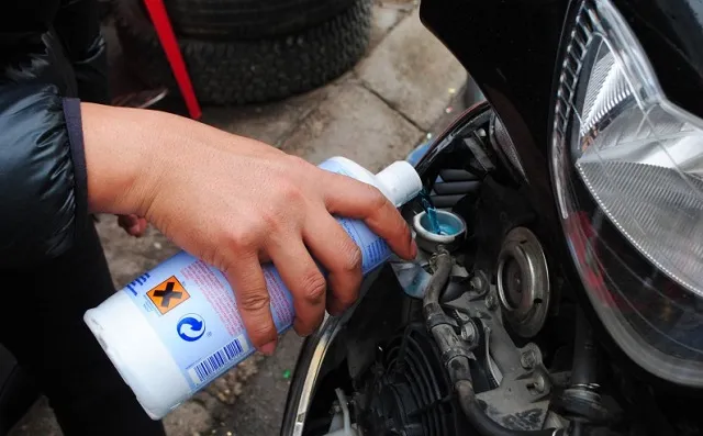 Thay nước làm mát đúng định kỳ