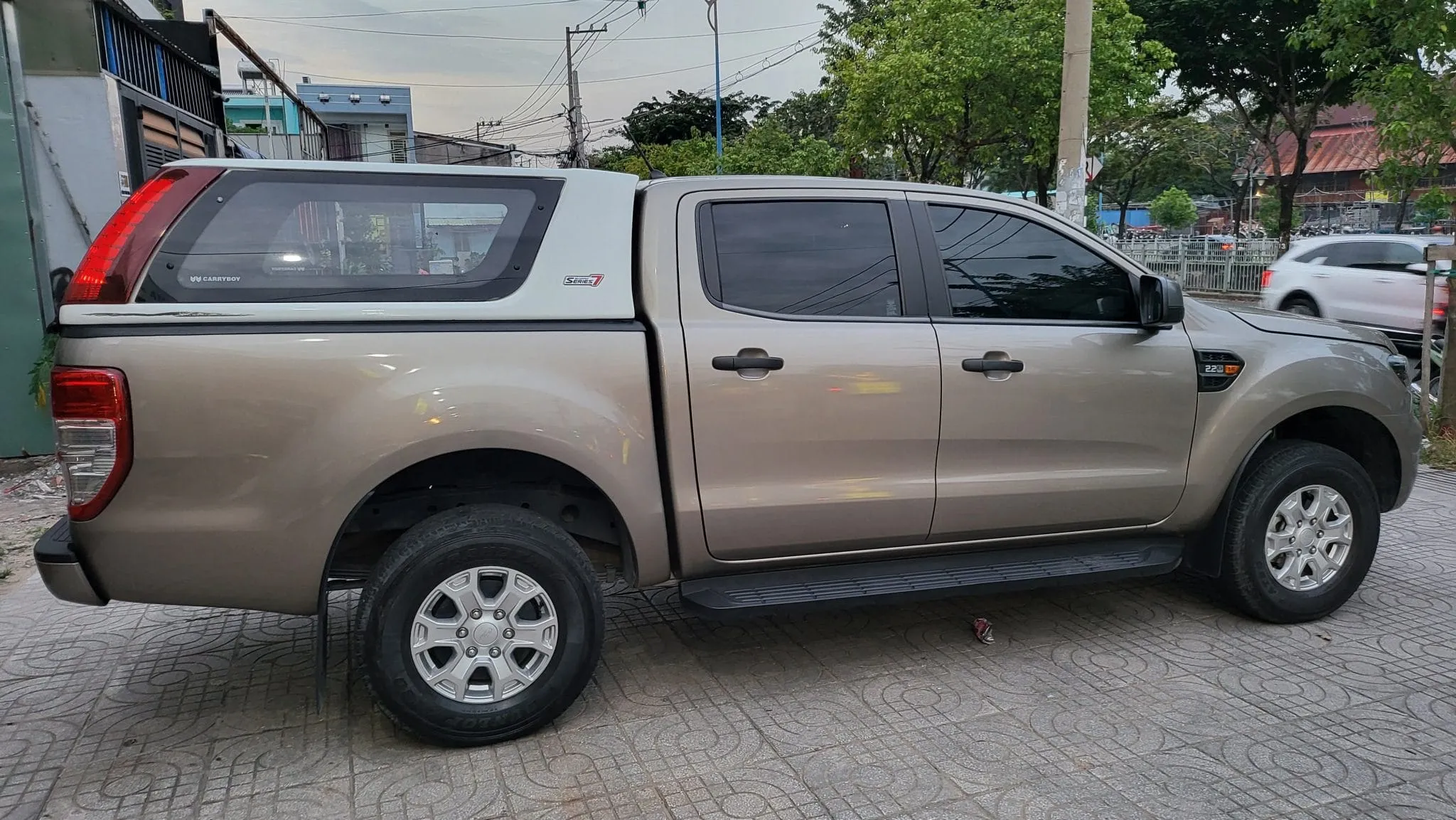 Phân tích chi phí và gói thuê dài hạn của xe bán tải ford ranger số sàn