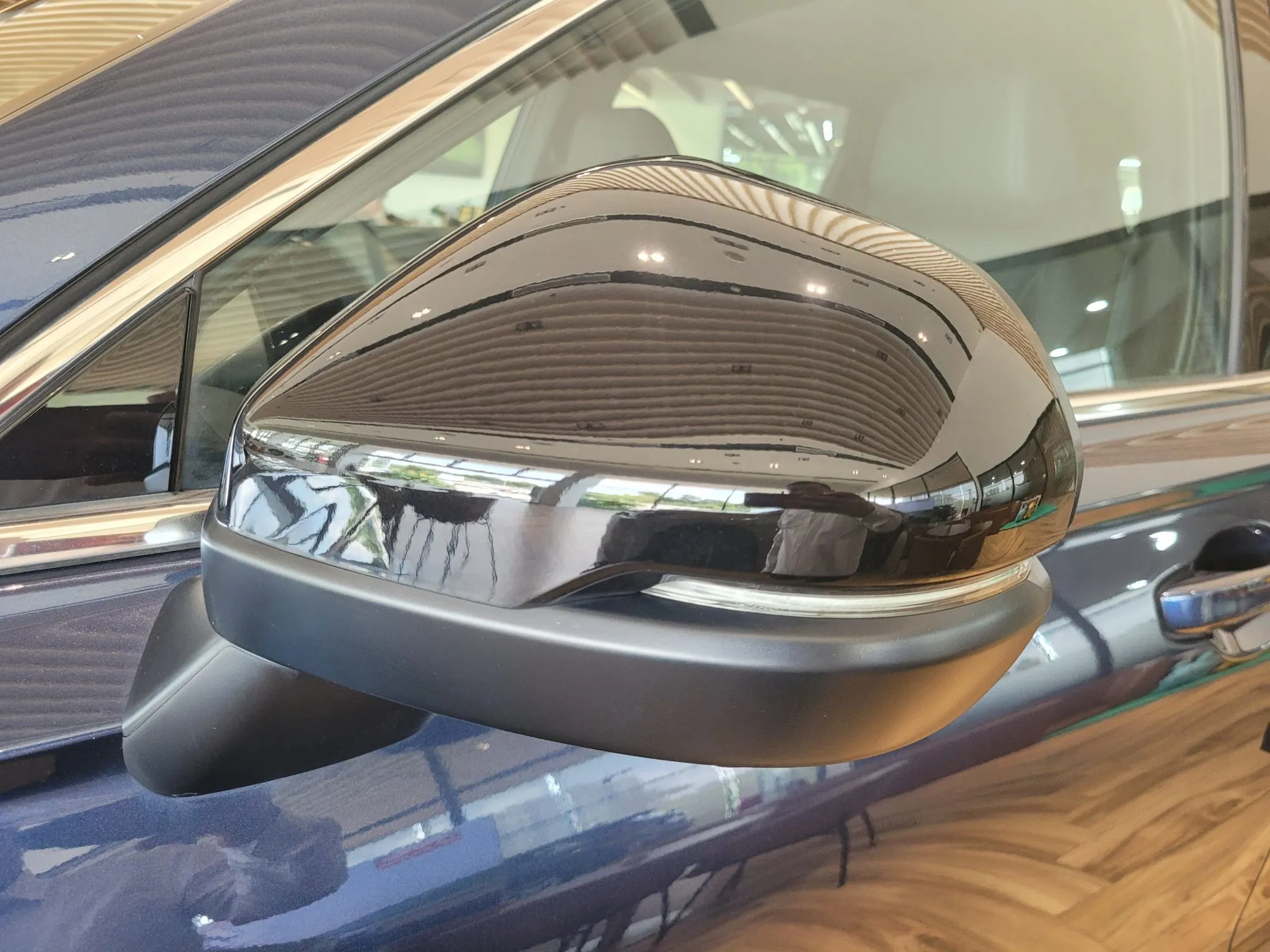 Gương chiếu hậu xe Honda CR-V tích hợp xi nhan LED