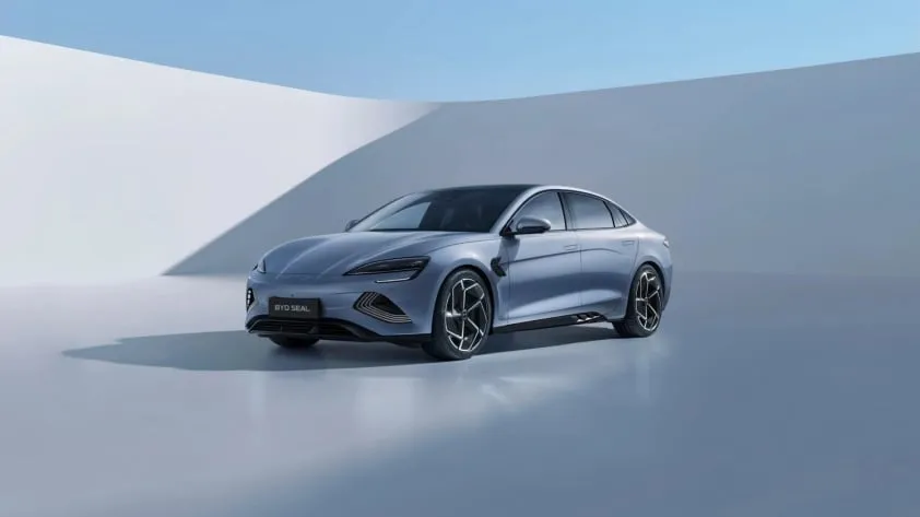 BYD Seal - sedan điện fastback hạng D với bản AWD 523 mã lực