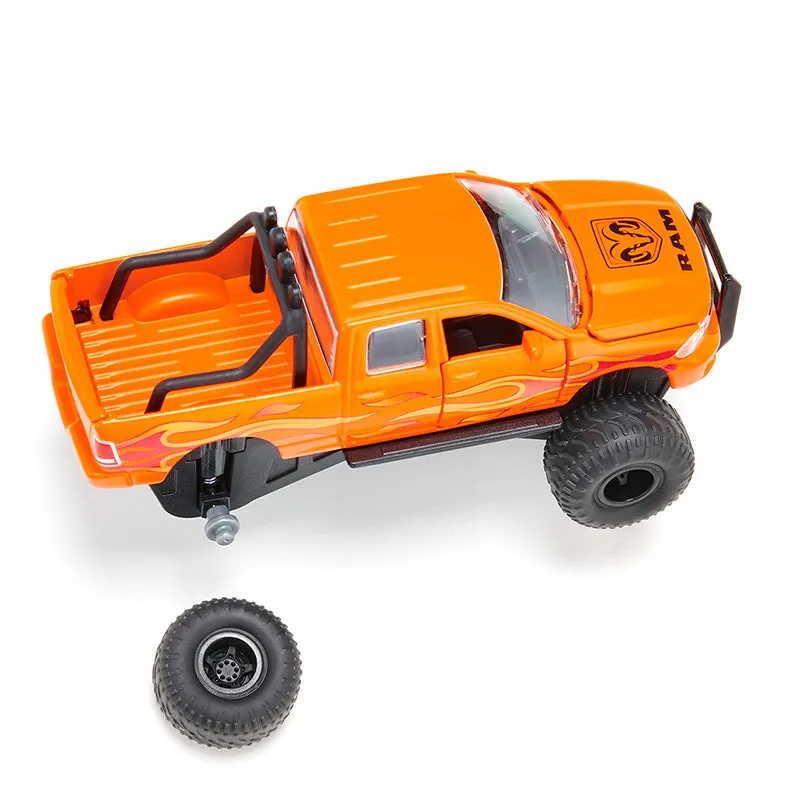 Chi tiết bánh xe và gầm cao của mô hình Ram 1500