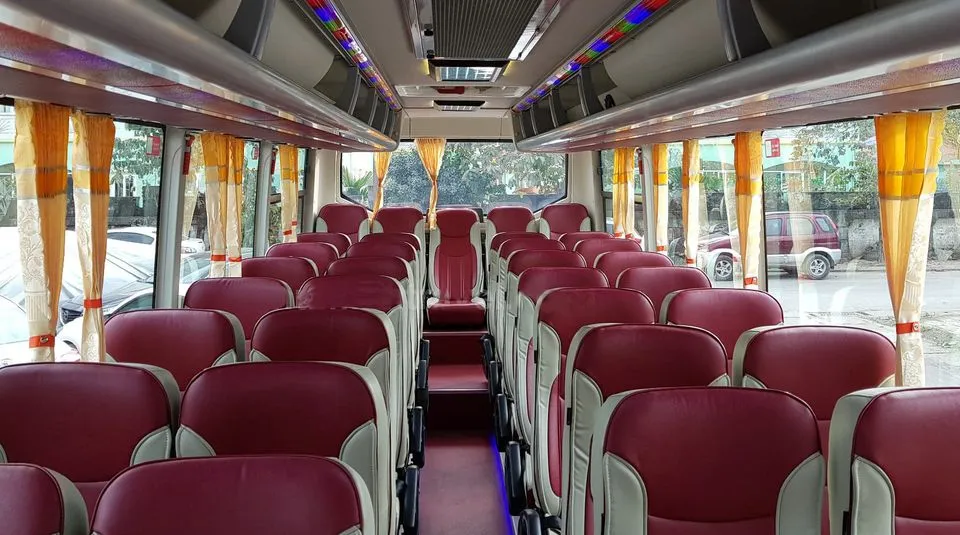 Xe khách Minh Tâm 28 ghế VIP phục vụ tuyến Vĩnh Long - TP.HCM