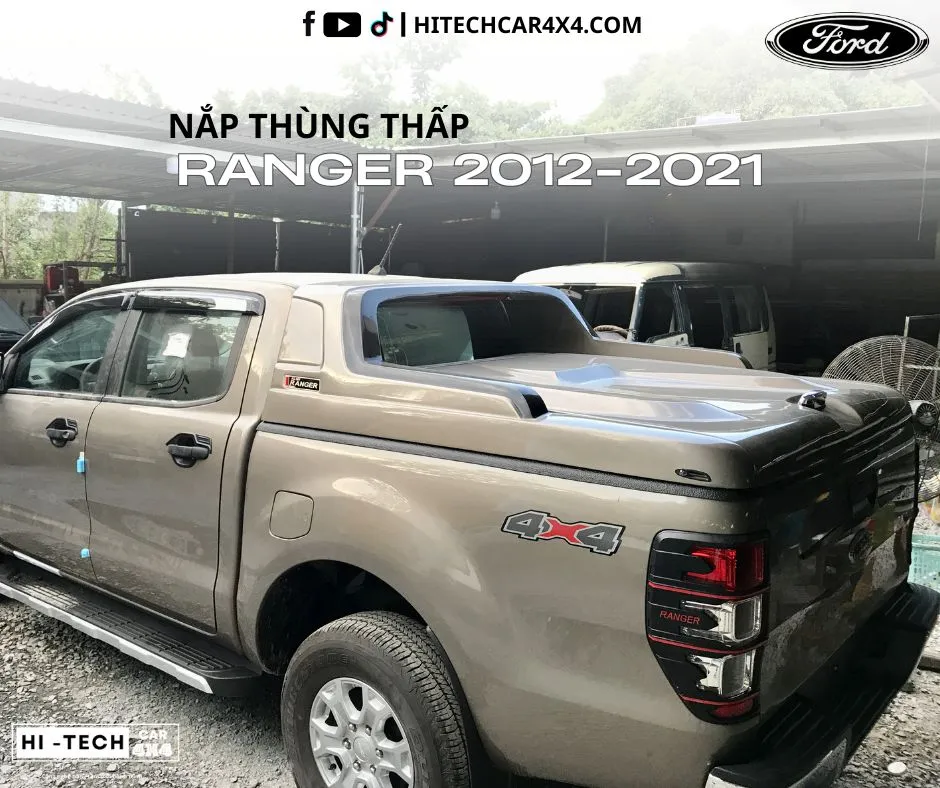 Một chiếc xe bán tải màu đen được trang bị nắp thùng thấp xe bán tải, tôn lên vẻ ngoài thể thao của xe