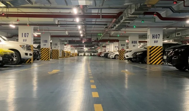 Bãi đỗ xe ô tô tại khu vực Quận Hai Bà Trưng, gần các trung tâm thương mại