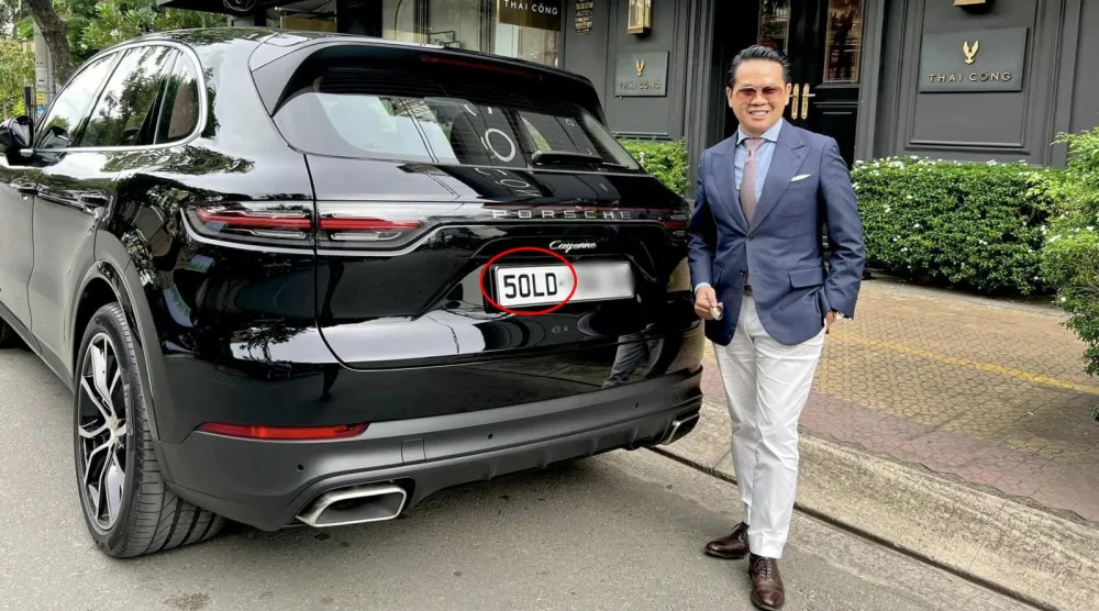 Hình ảnh nội thất sang trọng của chiếc Porsche Cayenne biển LD