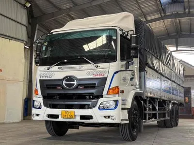 Xe tải Hino FL 3 chân đời 2022 tải trọng 15 tấn thùng dài 9.4m