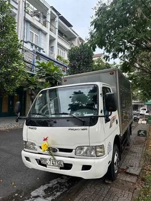 Xe Kia K165 đời 2016 thùng kín inox bền bỉ phù hợp chở hàng khô, bánh kẹo tại các khu công nghiệp