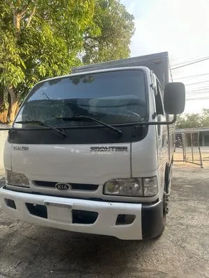 Cận cảnh chi tiết thùng xe K165 XS đời 2015 cho thấy sự chắc chắn của khung xương thùng