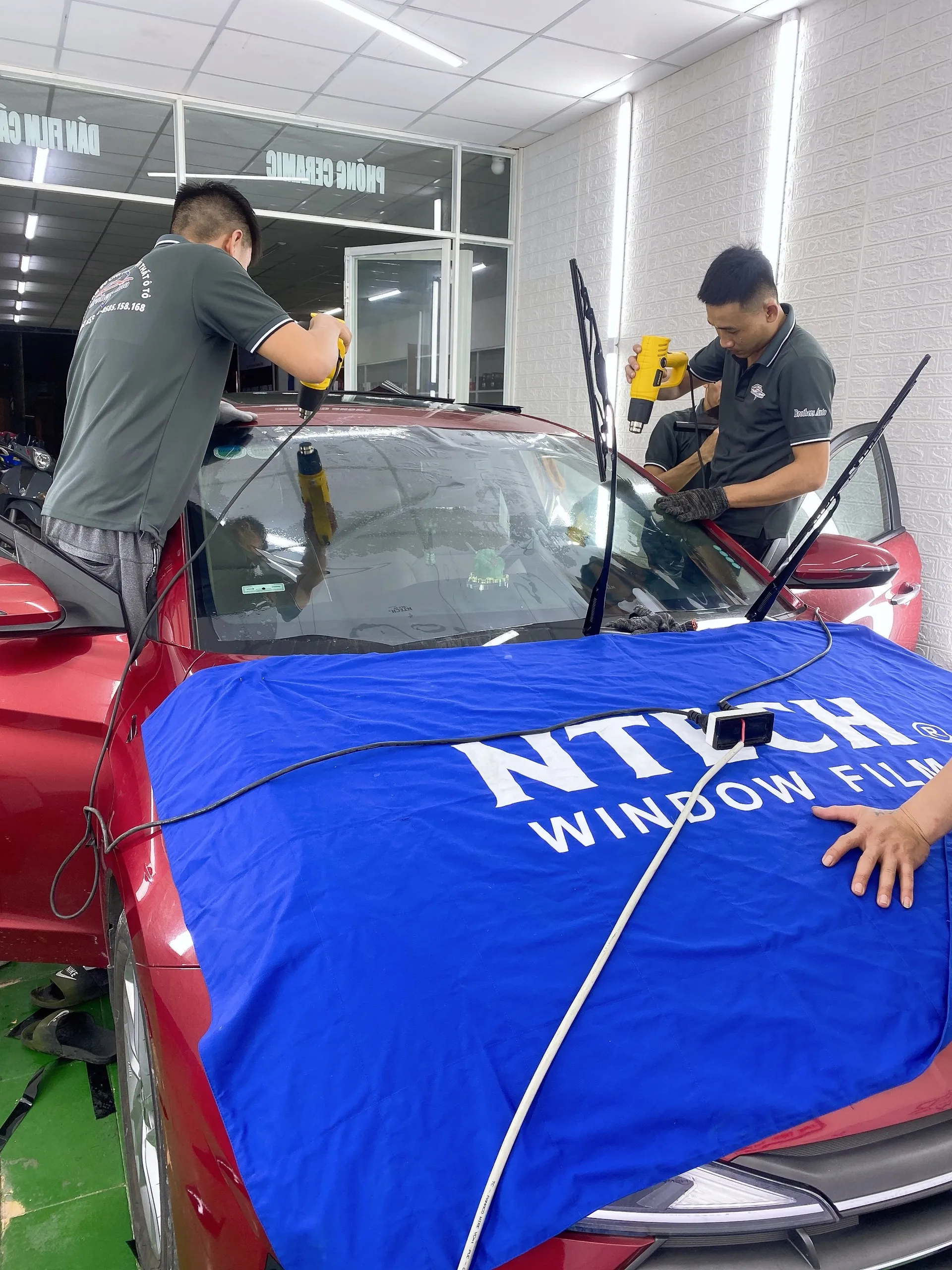 Minh họa khả năng cách nhiệt vượt trội của film