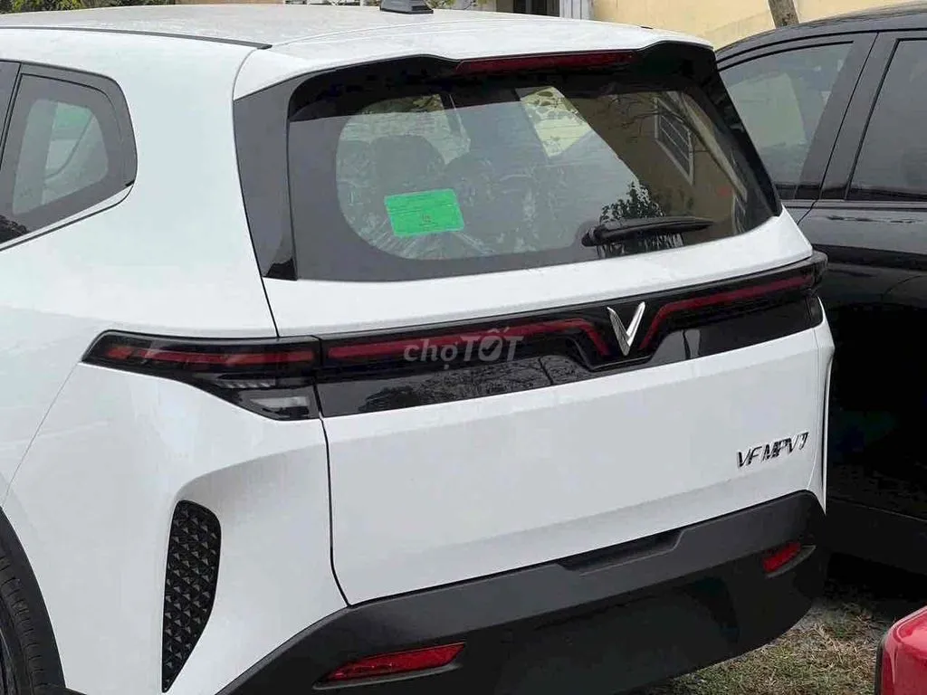 Chi tiết đèn xe Vinfast