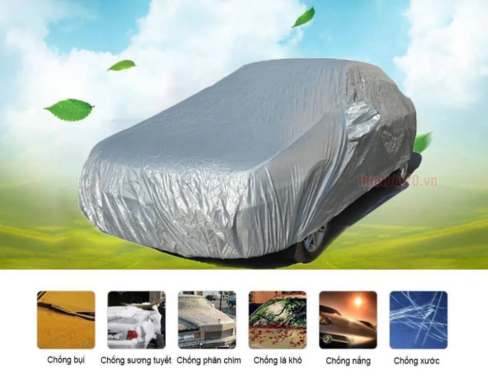 Một chiếc bạt phủ xe ô tô được gấp gọn gàng để cất giữ