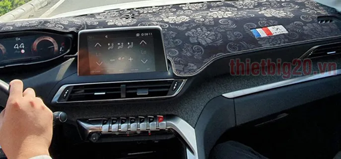 So sánh các mẫu thảm lót taplo ô tô từ chất liệu vải