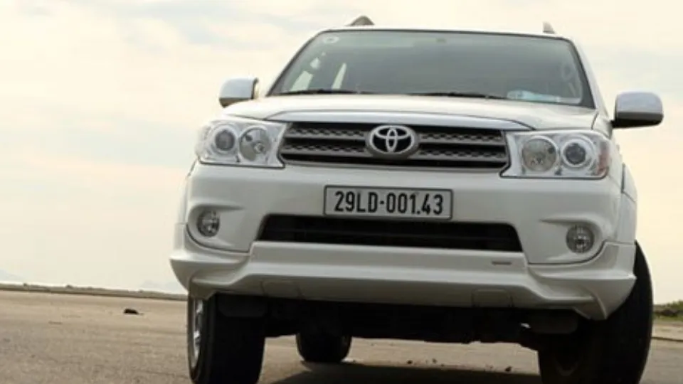 Biển số xe màu trắng