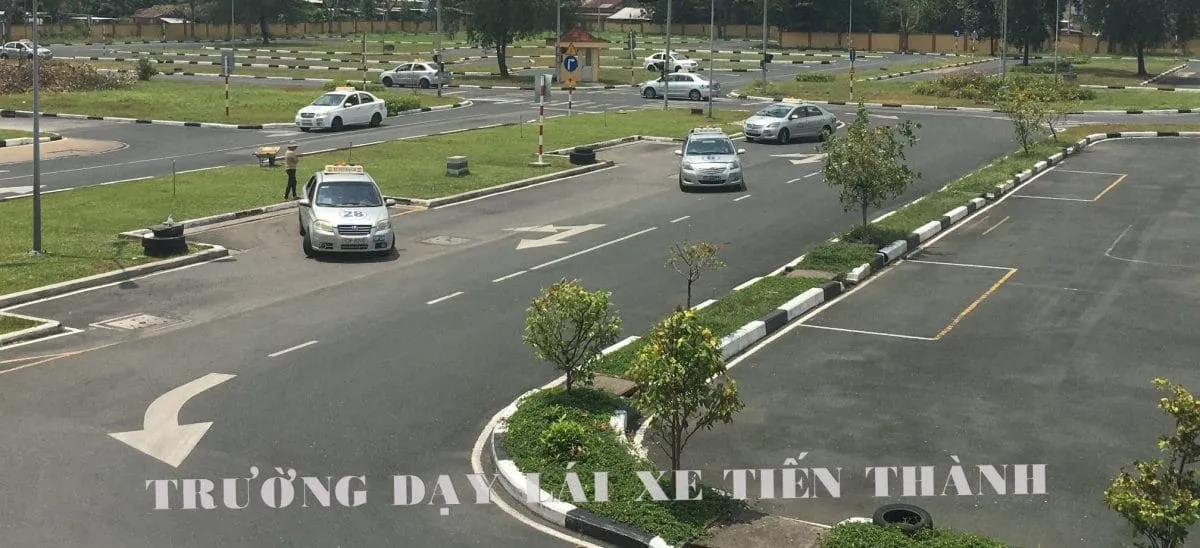 Bãi tập lái xe – Trung Tâm Tiến Thành