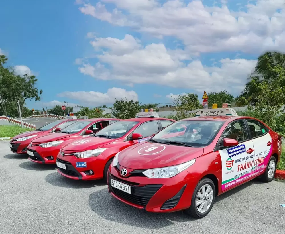 Khoá học lái xe ô tô B1-B2 8