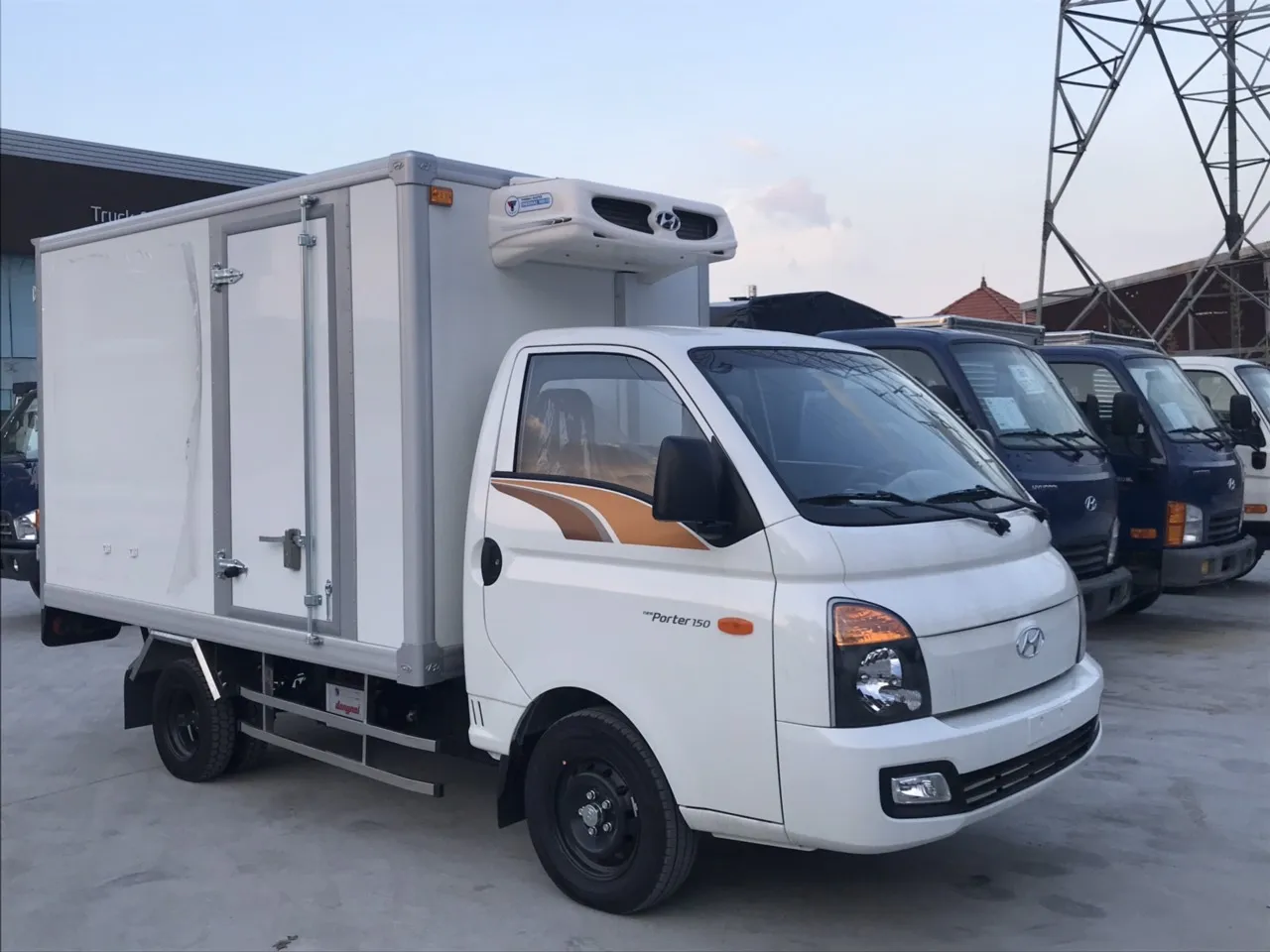 Hình ảnh thực tế xe Hyundai Porter H150 thùng đông lạnh tiêu chuẩn nhà máy