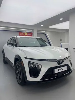 Xe điện Vinfast VF7 Trắng