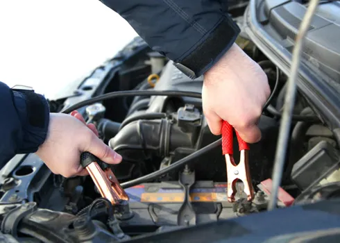 Minh Phát hỗ trợ thay mới bình ắc quy chính hãng cấp tốc