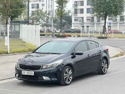 Kia Cerato 2018 - Sedan hạng C với thiết kế thể thao, động cơ 2.0L