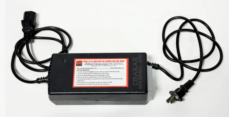 Bộ sạc và ắc quy ảnh hưởng trực tiếp đến xe điện xmen đi được bao nhiêu km