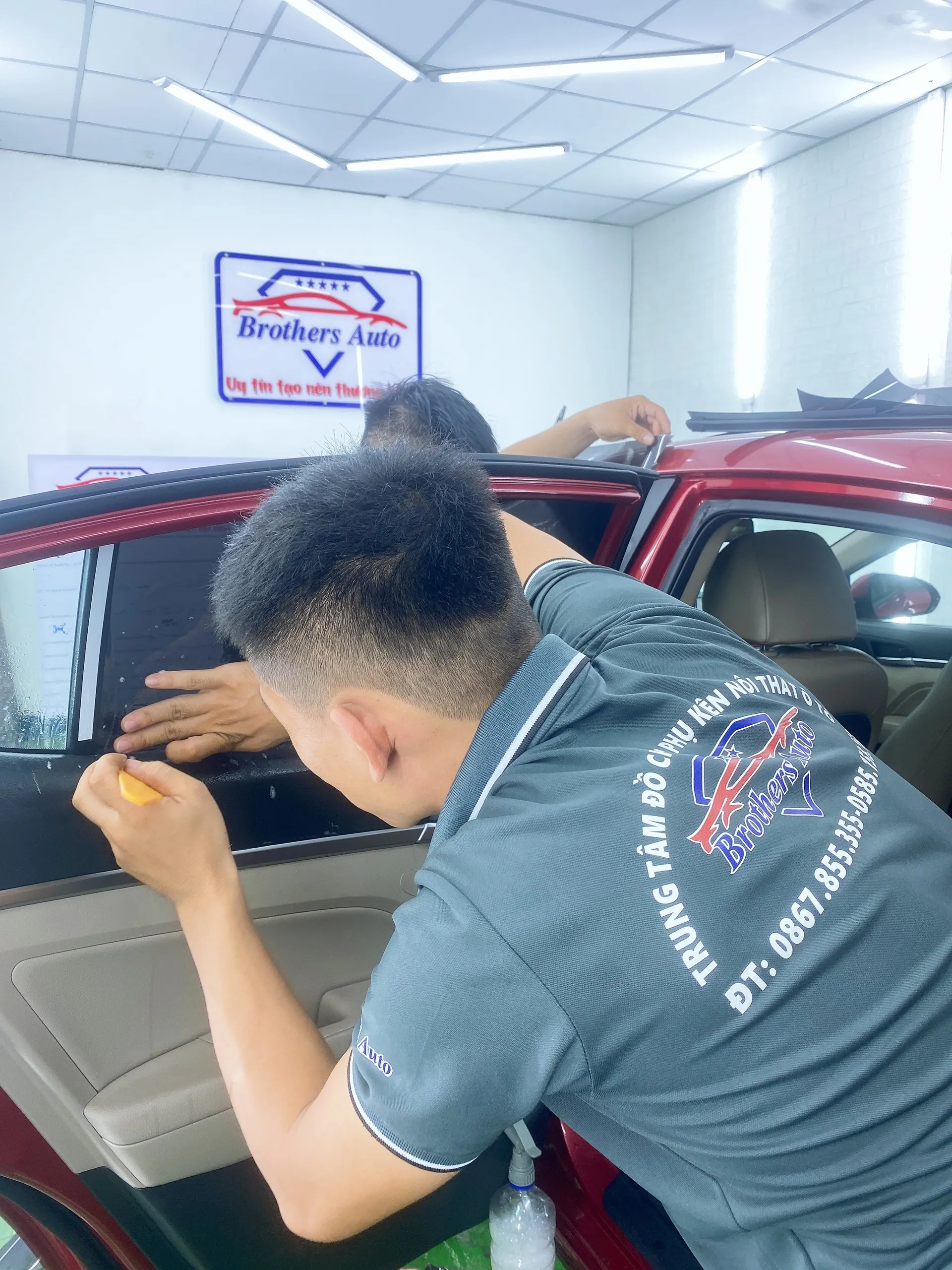 Kiểm tra film cách nhiệt khi có dấu hiệu bong tróc