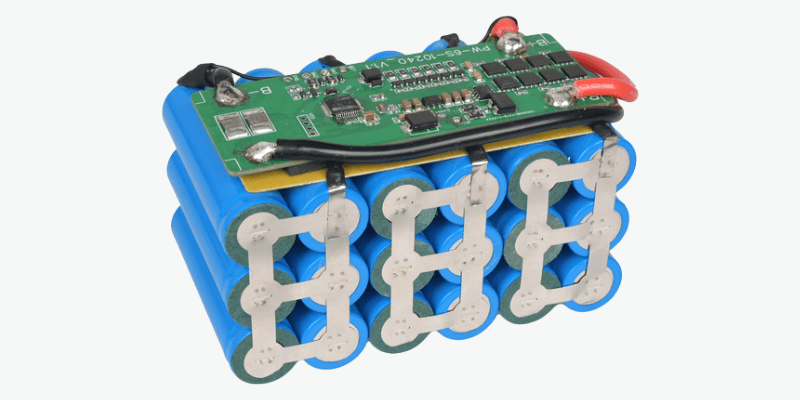 Cách Sạc Pin Ô Tô Điều Khiển Từ Xa An Toàn Và Tối Ưu Nhất