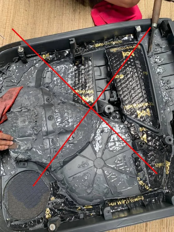 Miếng dán cách âm ô tô kém chất lượng bị chảy và thối rữa