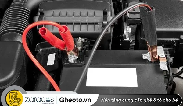 ac-quy-het-dien-co-sac-duoc-khong