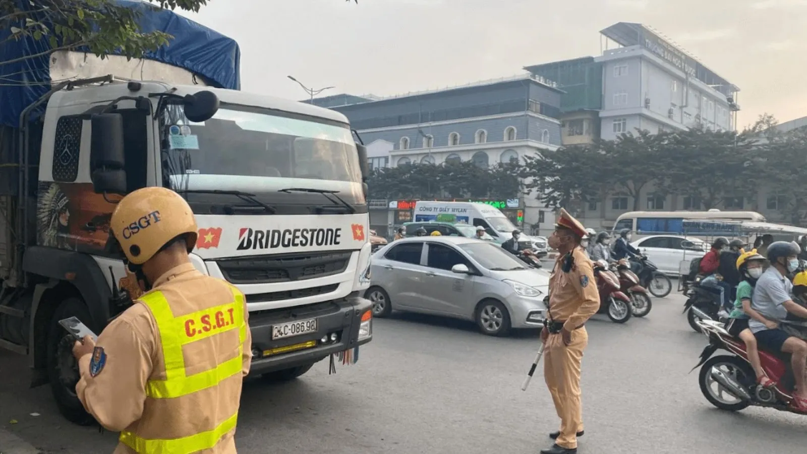 Xe tải vi phạm giờ cấm xe tải