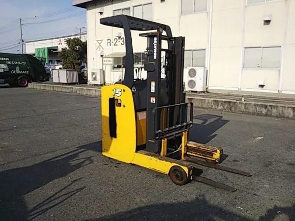 xe nâng điện đứng lái komatsu 1.5 tấn