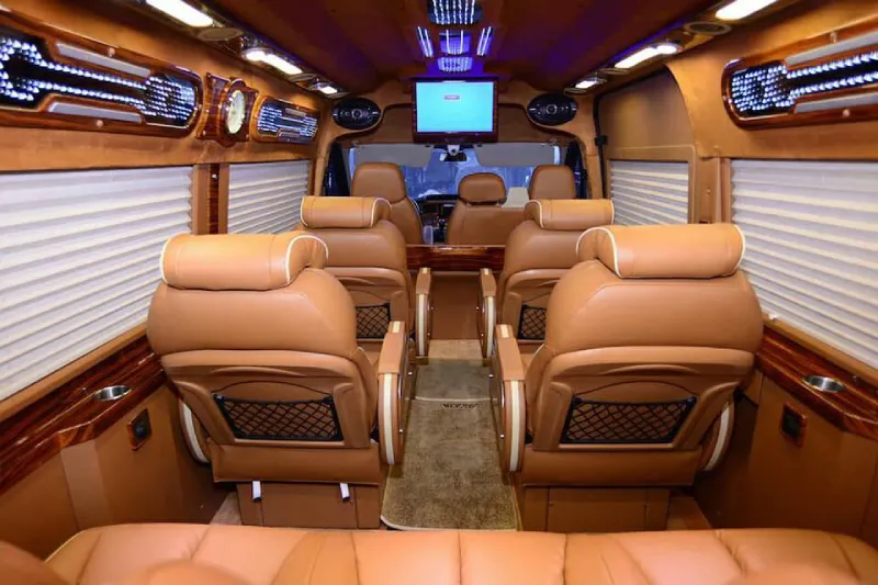 Xe limousine Hà Nội đi Tà Xùa với nội thất hiện đại