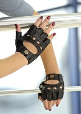 Găng Tay Lái Xe Ô Tô Nữ Da Nâu Với Lỗ Thoáng Khí