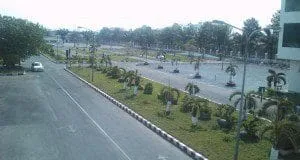 Sân bãi thực hành lái xe ô tô đạt chuẩn, hỗ trợ con gái học lái xe