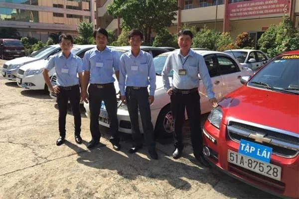 Tổng quan bảng giá học bằng lái xe ô tô B1 và B2 hiện nay